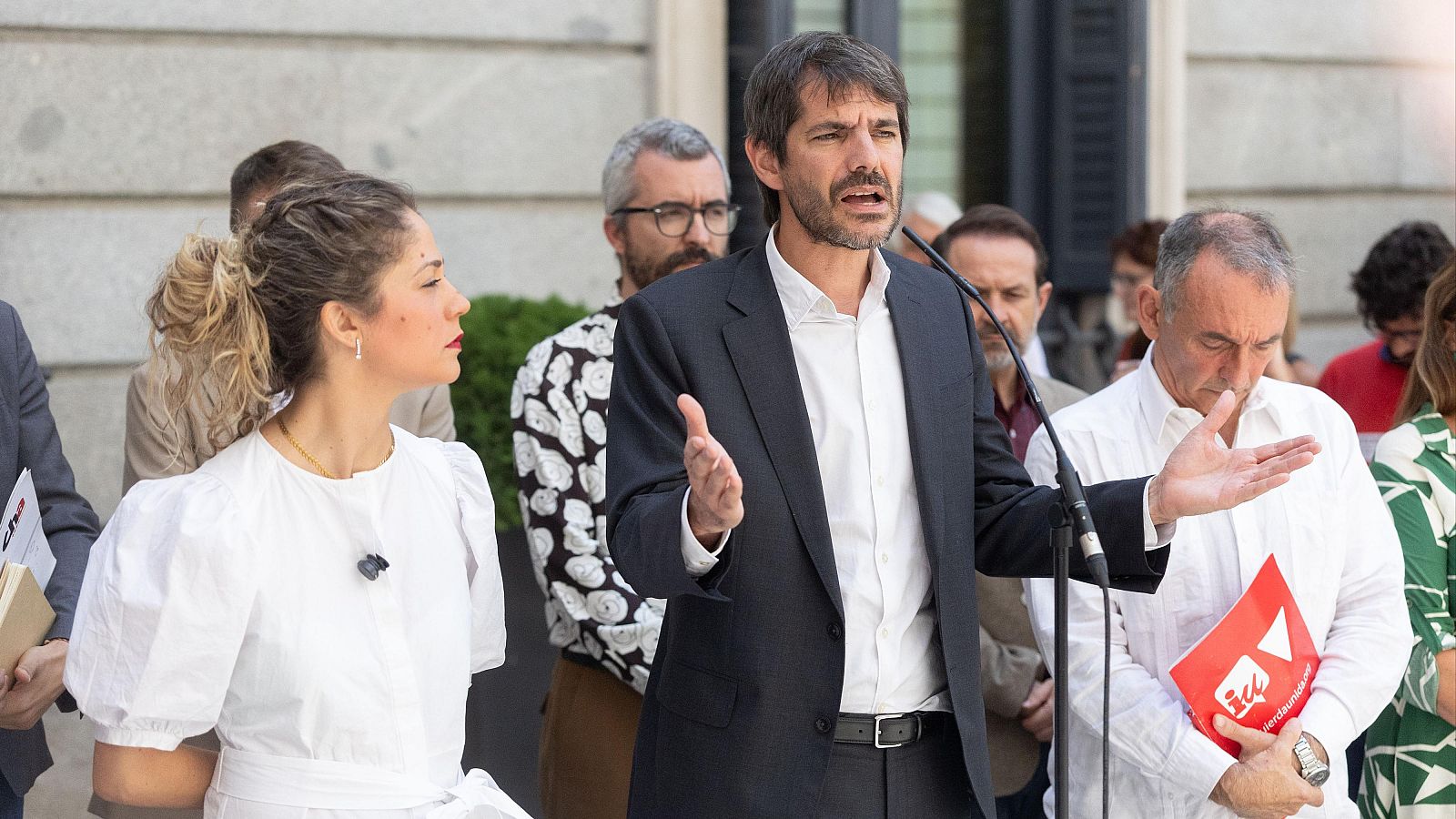 Urtasun comparece ante los medios tras la reunión entre PSOE y Sumar