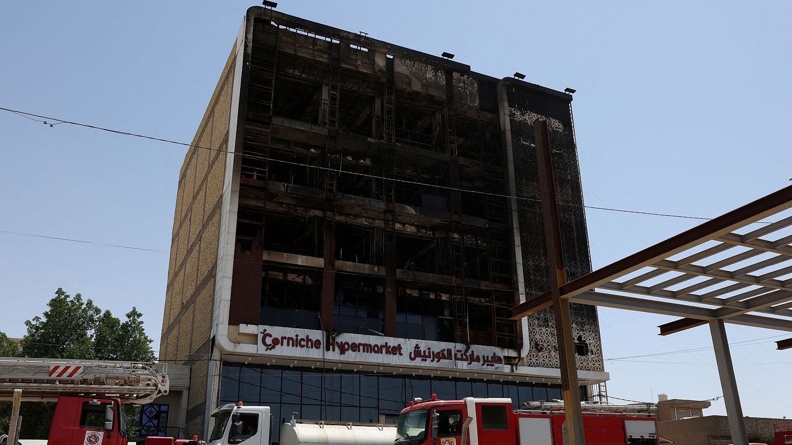 Un incendio en un hipermercado de Irak deja al menos 61 muertos