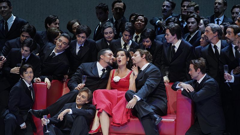 Canta 'La Traviata' en exclusiva: la ópera de Verdi desde el Teatro Real, en directo gratis en RTVE Play