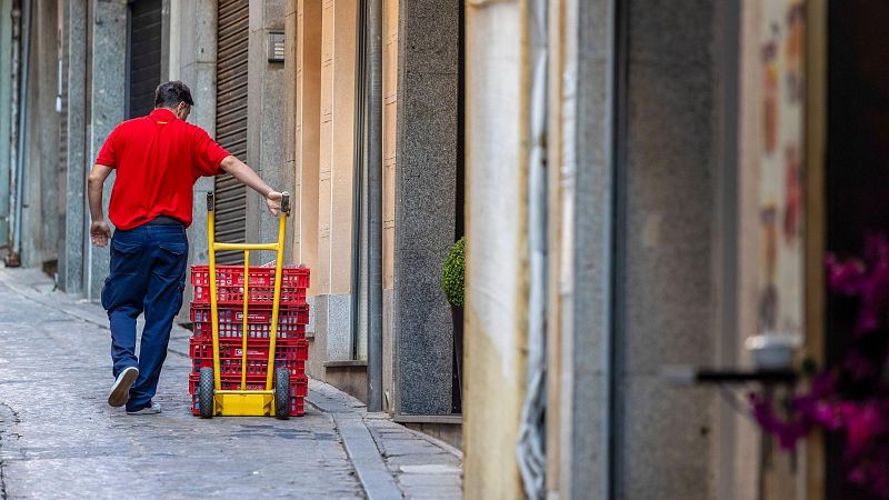 El salario bruto anual subió un 3,8% en 2024, hasta los 27.558 euros, su nivel más alto desde 2008