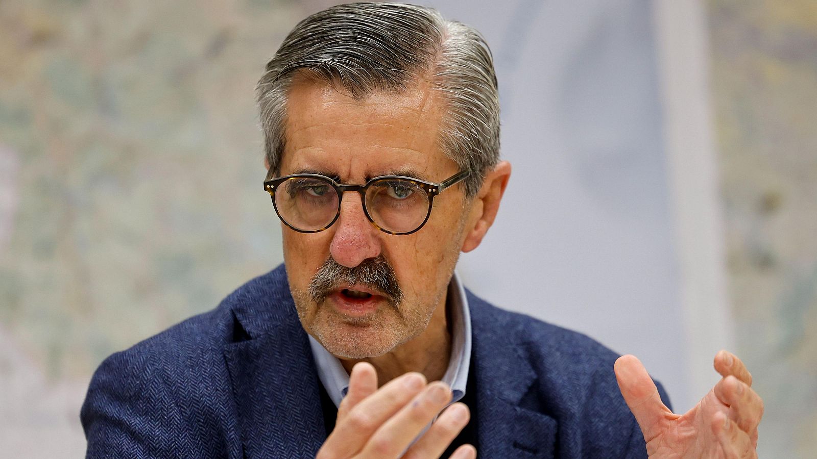 Dimite José Maria Àngel Batalla.