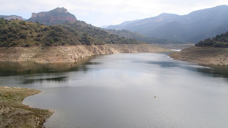 Aspecte del pantà de Siurana (Priorat) al 22% de la seva capacitat
