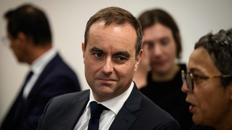 Lecornu se reúne con la oposición