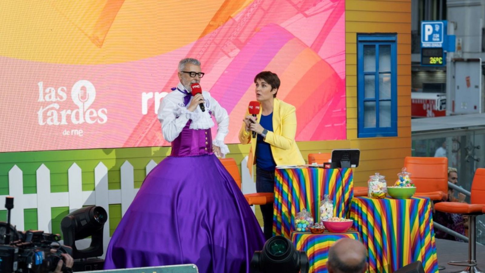 Paco Tomás y Marta Solano, durante el programa especial