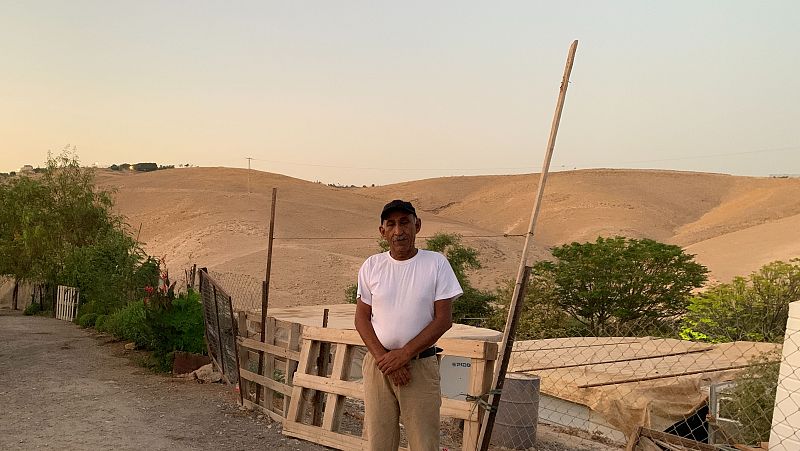 Aaid Jamis Suelim Jahali es el portavoz de la comunidad de beduinos en Khana El Hamra