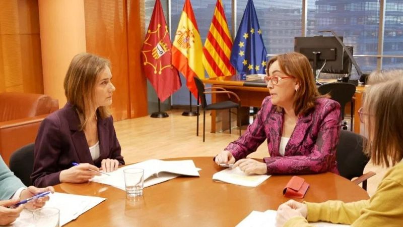 La líder dels comuns, Jéssica Albiach, reunida amb la consellera de Territori, Sílvia Paneque