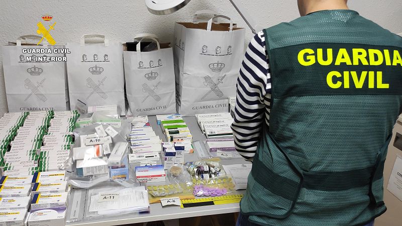 Detenidas 22 personas por vender ilegalmente medicamentos por internet