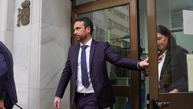 El director económico de la central de compras del Servicio Andaluz de Salud en Cádiz, Demetrio González Mera, a la salida del juzgado