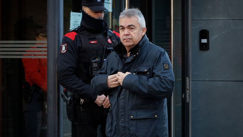 El ex secretario de Organización del PSOE Santos Cerdán a su salida del Juzgado de Primera Instancia de Tafalla