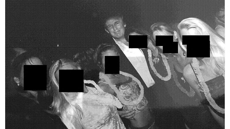 Donald Trump en una de las últimas fotos difundidas del 'caso Epstein'.