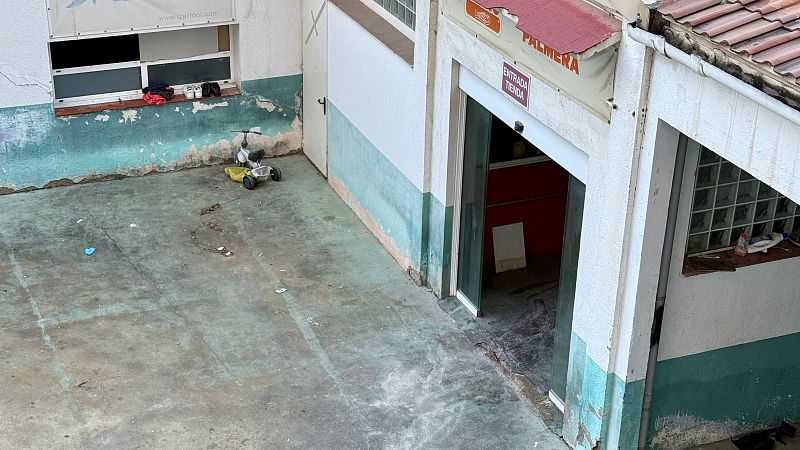 El lloc on va tenir lloc el crim d'una dona a l'Hospitalet de Llobregat. (ACN | Jordi Pujolar)