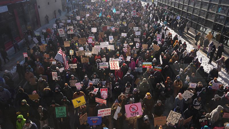 Protesta contra el ICE en el centro de Minneapolis el domingo 25 de enero.