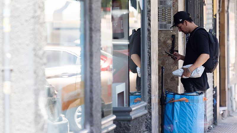 Trabajo se reúne este lunes con los agentes sociales para la subida del SMI de 2026
