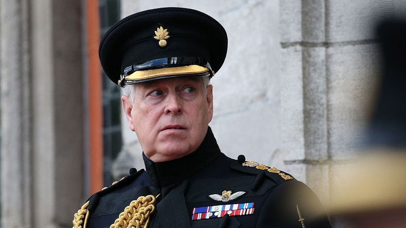 El expríncipe Andrés guarda silencio tras las nuevas fotos comprometedoras de los archivos Epstein
