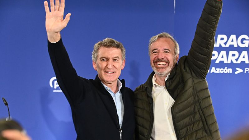 El presidente del PP, Alberto Nuñez Feijóo, y el candidato del PP a la reelección a la Presidencia del Gobierno de Aragón, Jorge Azcón, este domingo en Calatayud.