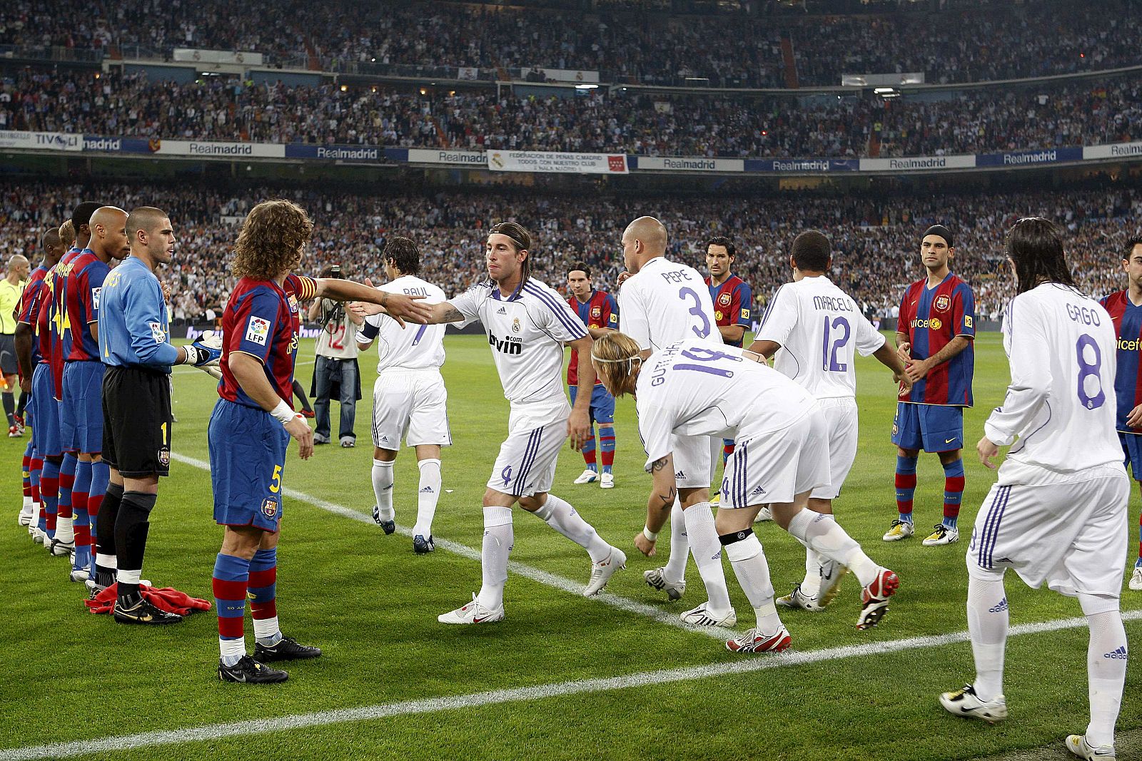 El pasillo del Barcelona al Madrid en el Bernabéu