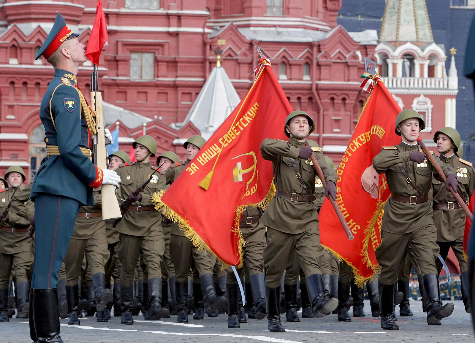 Demostración de músculo militar en la Plaza Roja