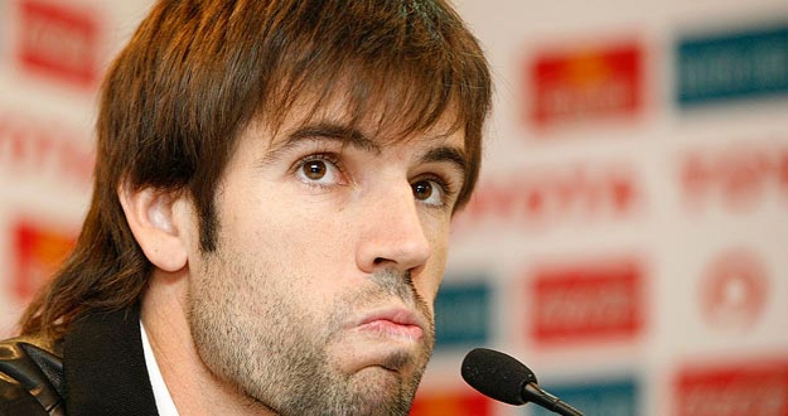 Valencia's captain Albelda attends a news conference in Valencia