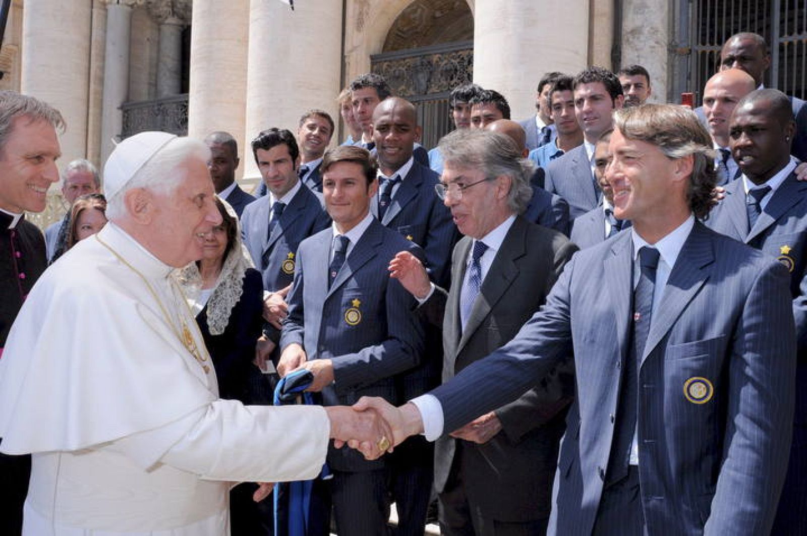 El Inter, una vela a Dios y otra al diablo