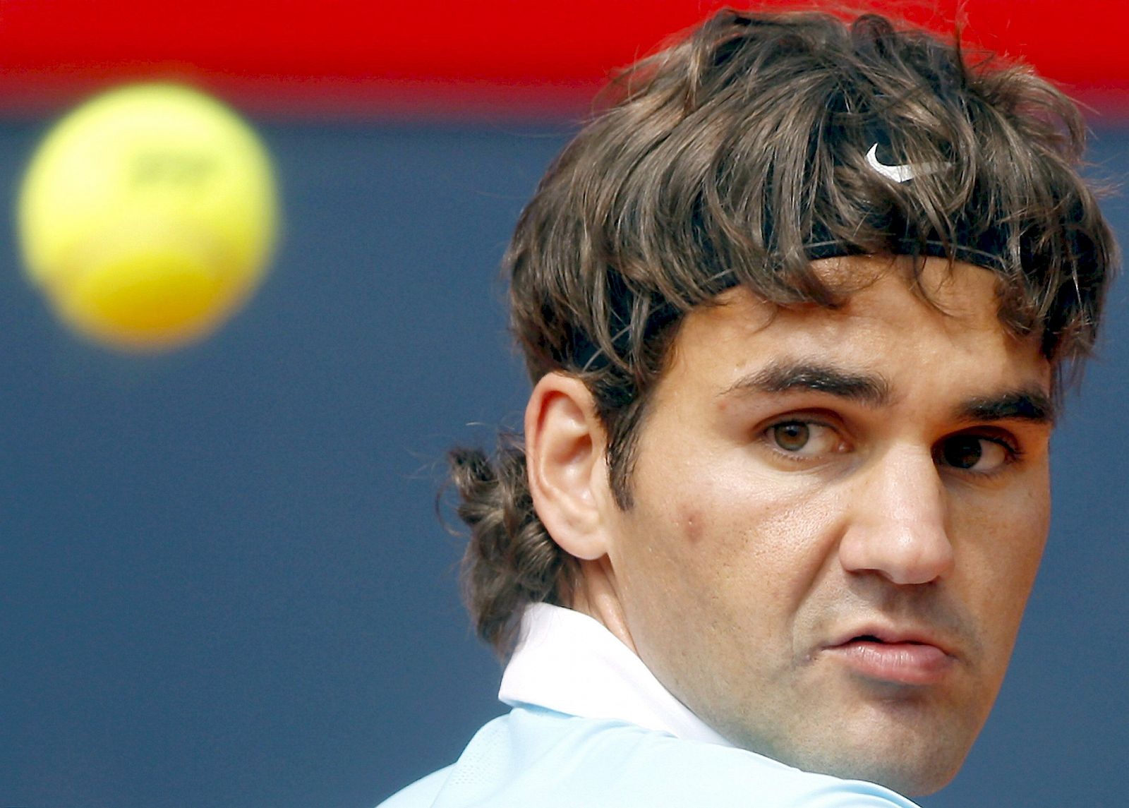 El tenista suizo Roger Federer se encuentra ya en París preparando el Roland Garros.