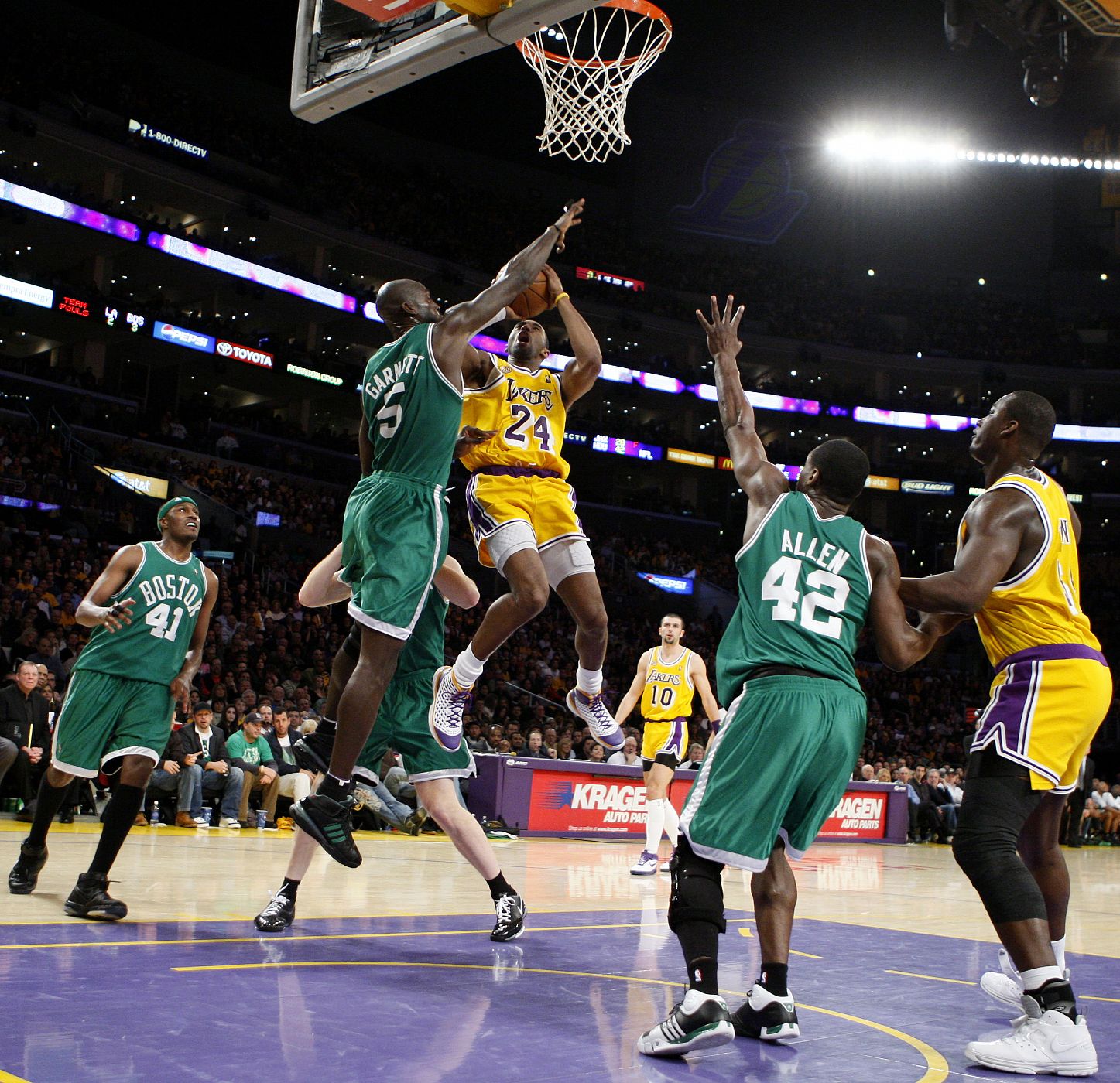 Boston Celtics se ha impuesto a Los Angeles Lakers en los dos enfrentamientos de la fase regular.