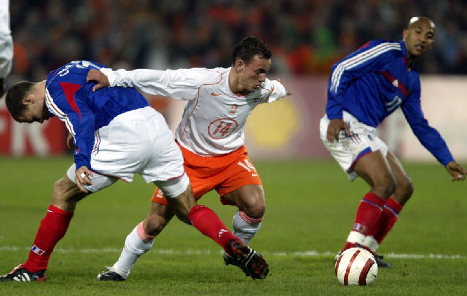 Francia y Holanda en un amistoso que acabó 0-0, disputado en Rotterdam en marzo de 2004