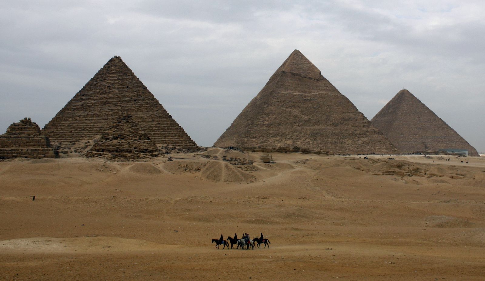 Las pirámides de Egipto sufren filtraciones