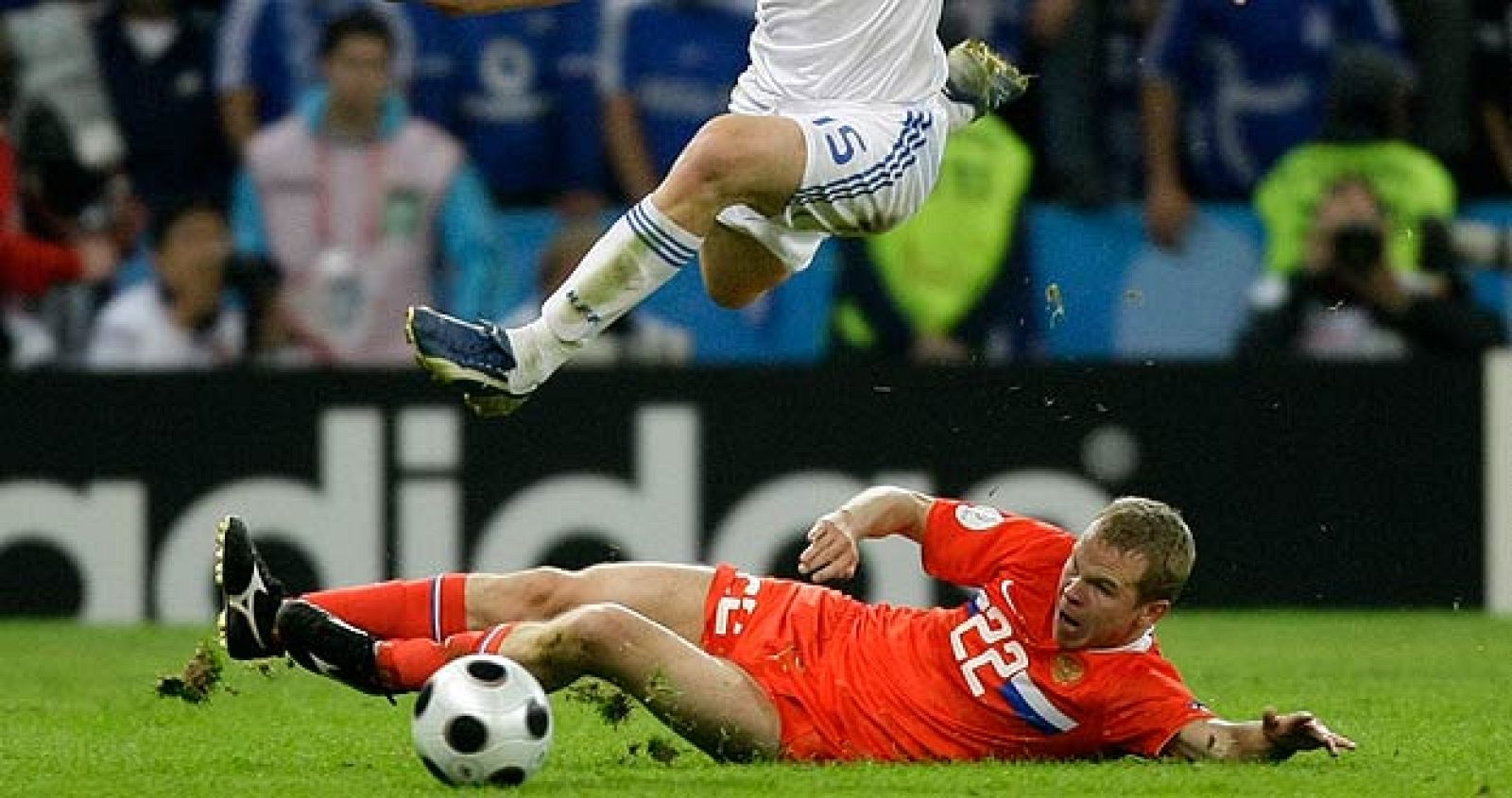 La victoria de Rusia sobre Grecia beneficia a España.