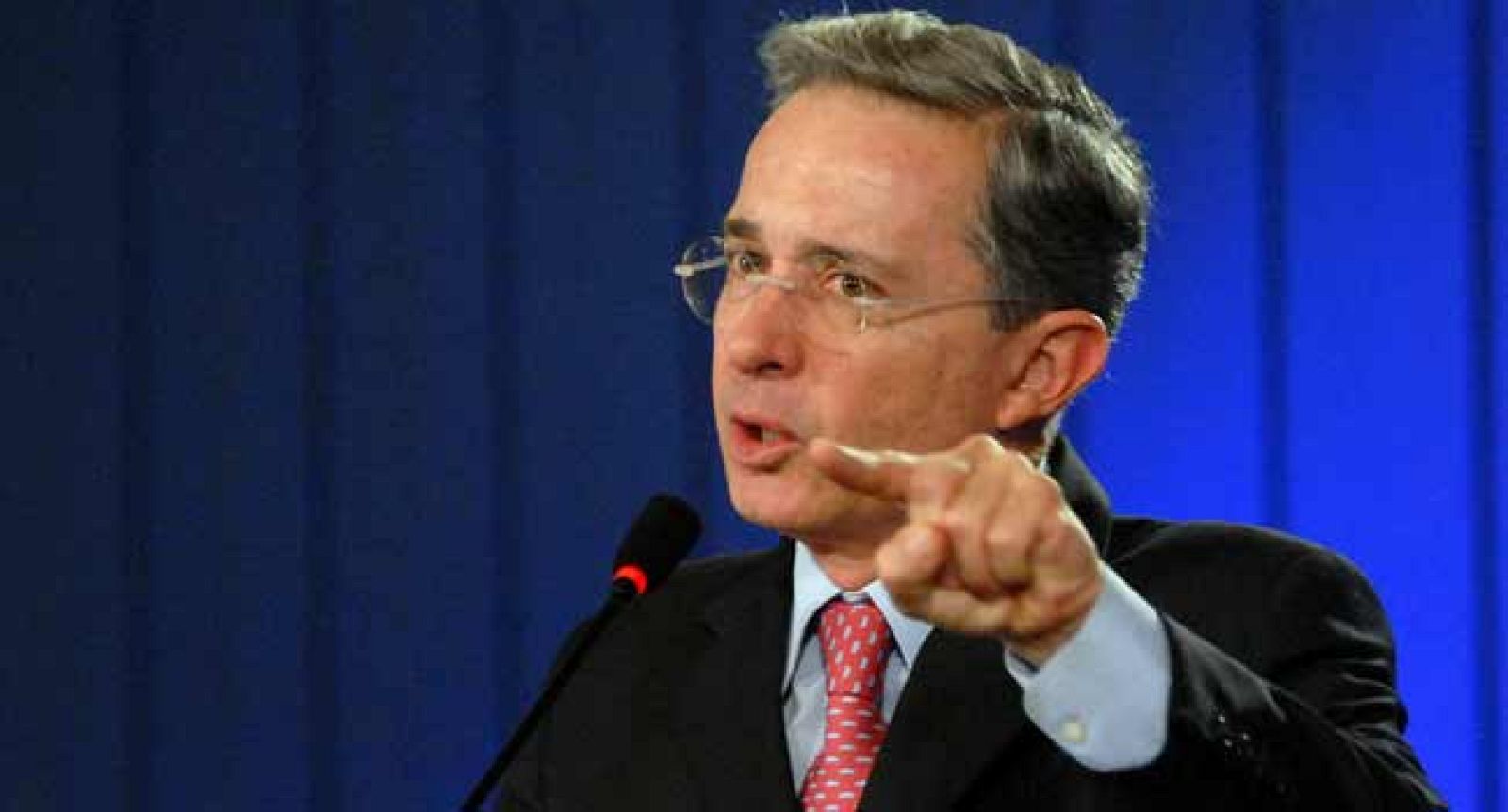 El presidente de Colombia, Álvaro Uribe,
