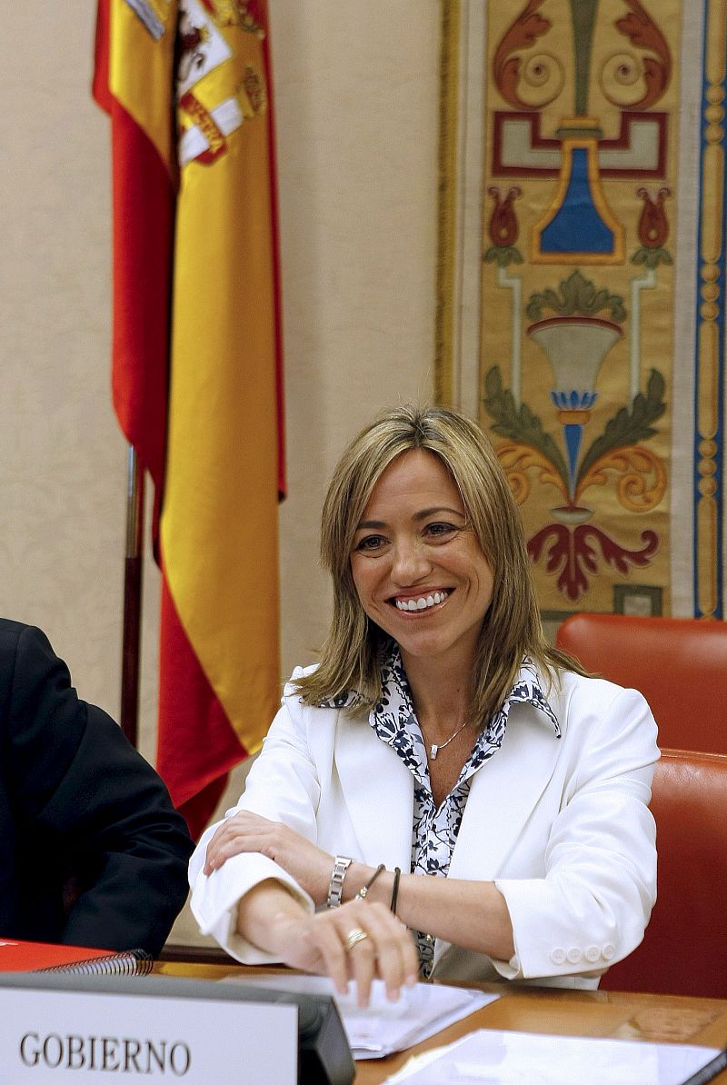 La titular de Defensa comparece en el Congreso de los Diputados tras su baja maternal