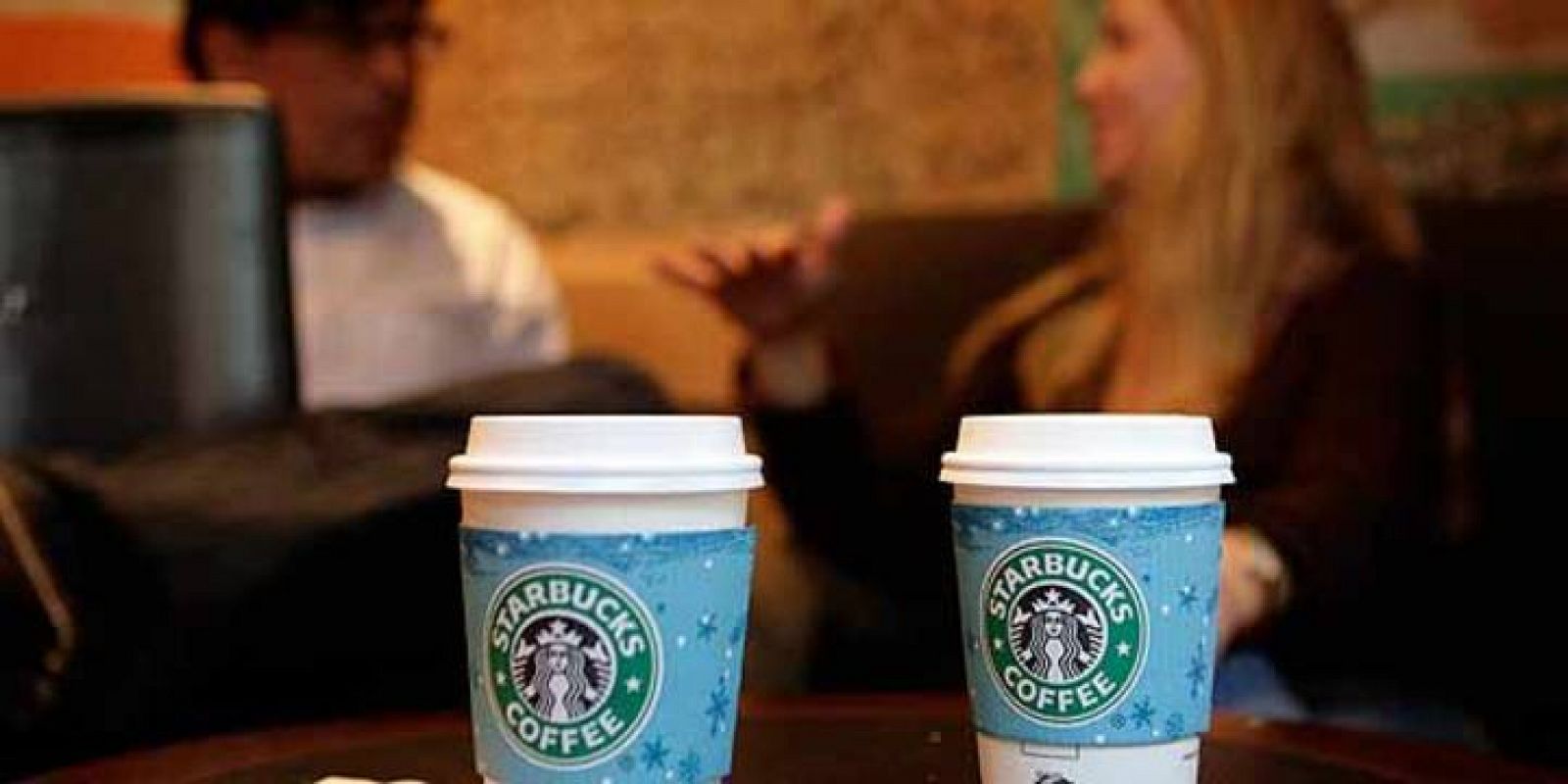 Starbucks despide a 12.000 personas