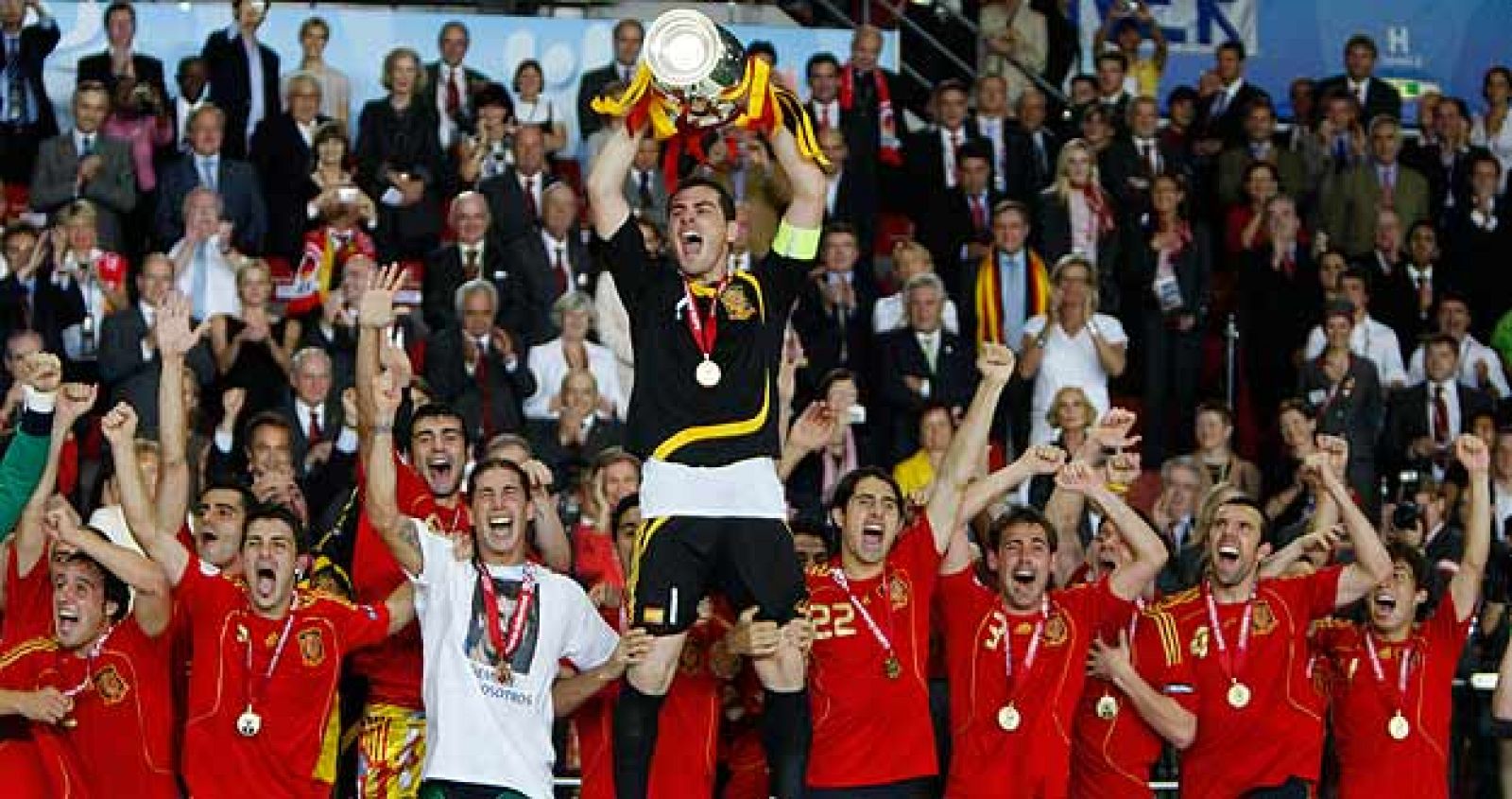 La selección española ingresa en el selecto club de los números uno de la FIFA.