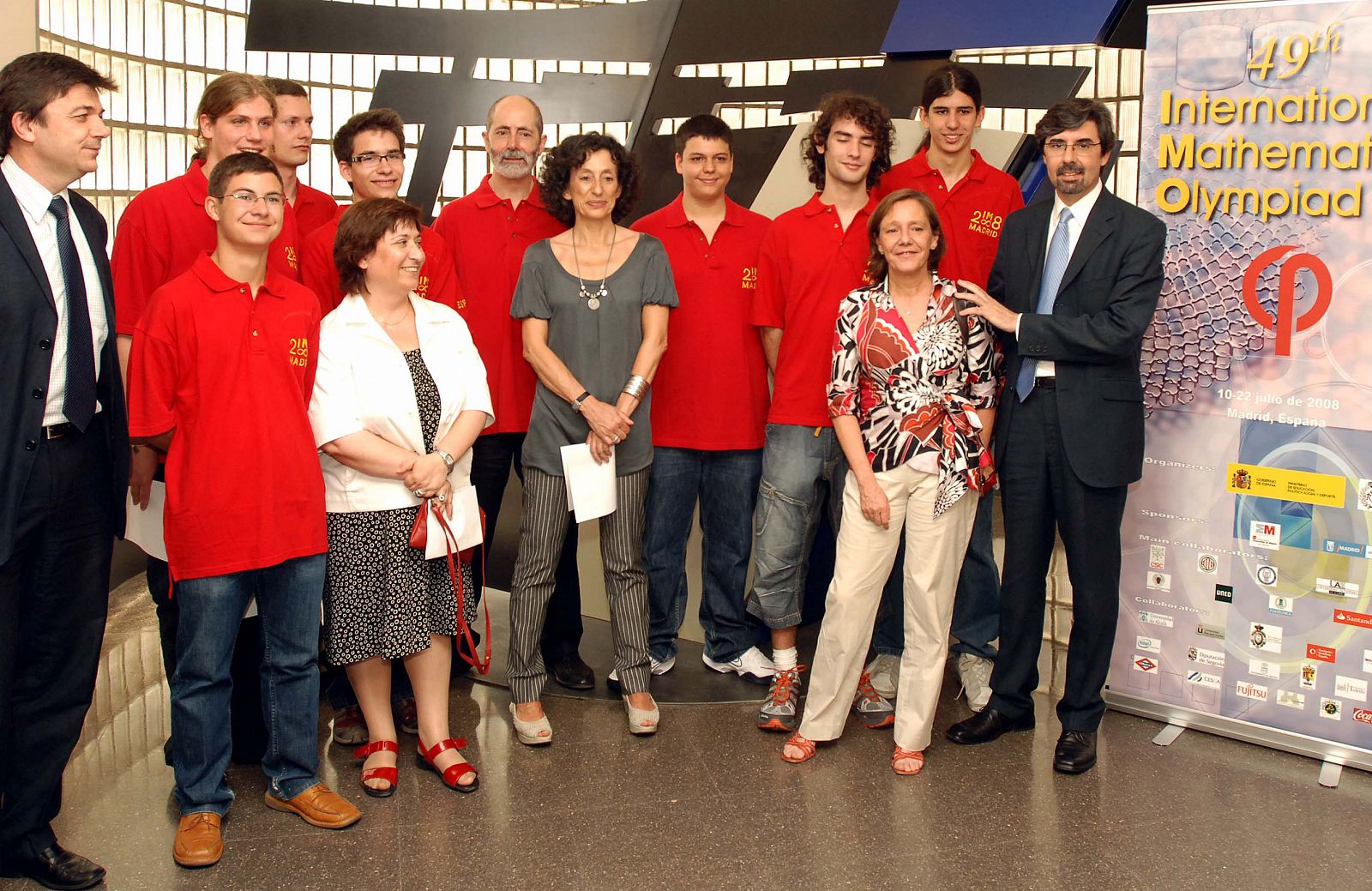 El 30 de junio, la Ministra de Educación, Política Social y Deportes recibió al equipo español que va a participar en IMO 2008.