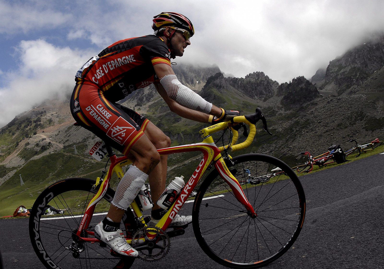 Alejandro Valverde dijo adiós a todas sus opciones de ganar el Tour en la etapa con meta en Hautacam.