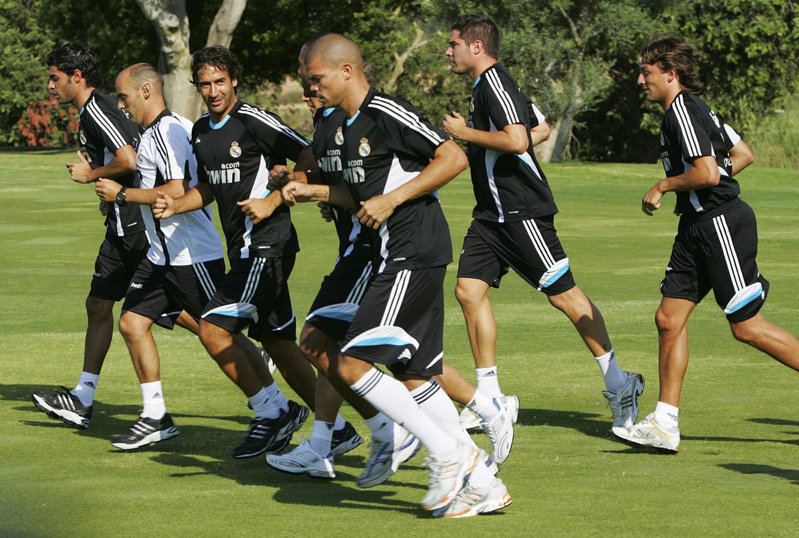 Los jugadores del Madrid continúan su preparación para el campeonato liguero.