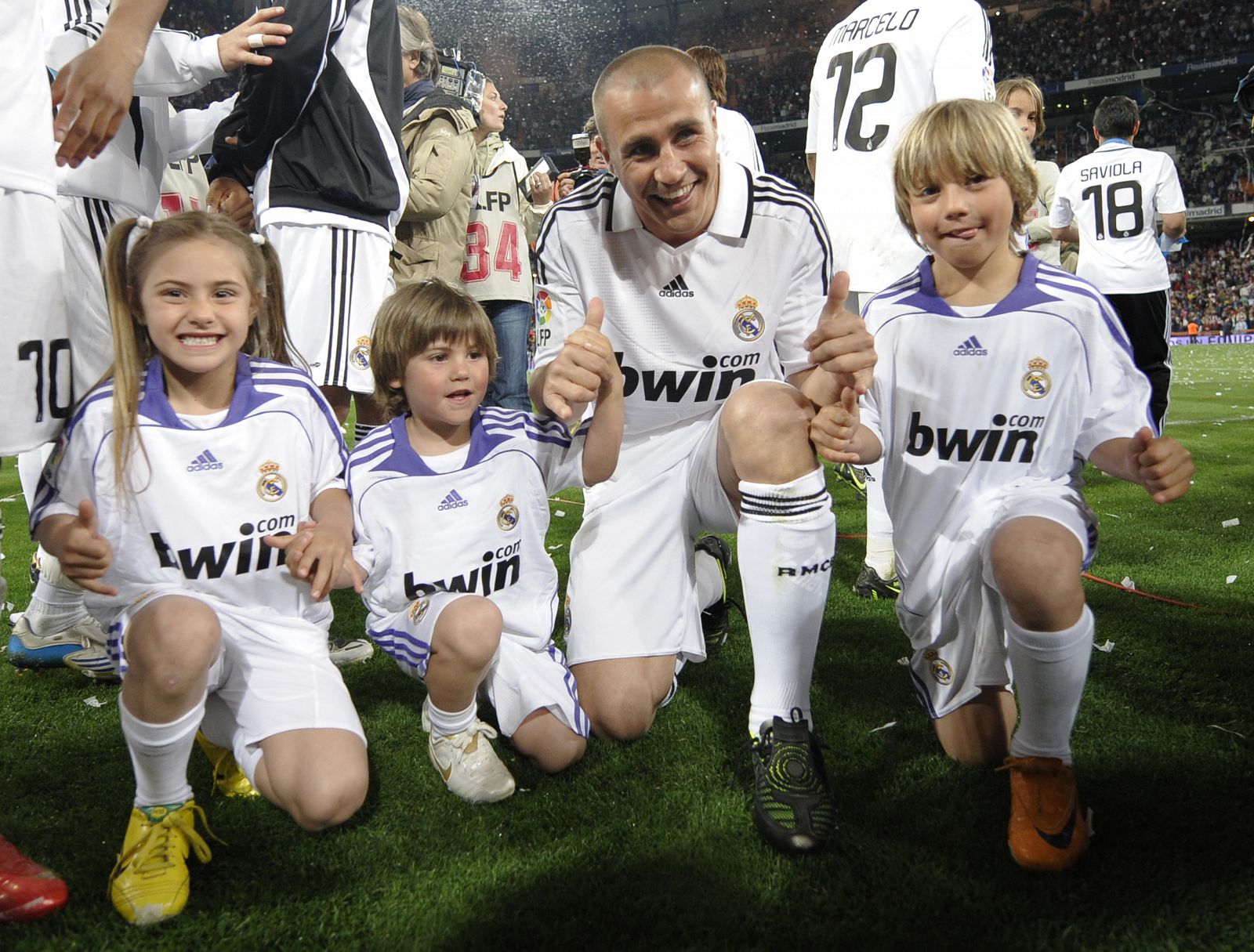 Fabio Cannavaro celebra el título de liga conseguido en mayo con el Real Madrid.