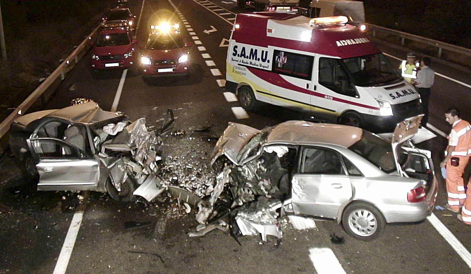 Imagen del estado en el que quedaron los dos vehículos tras el choque