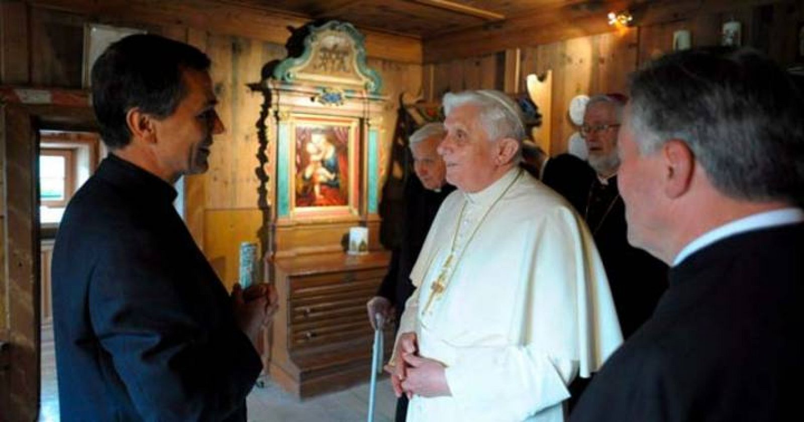 El Papa Benedicto XVI en su encuentro con lo sacerdotes en el seminario de Bressanone ha instado a los cristianos a "dar ejemplo" con respecto al medio ambiente.
