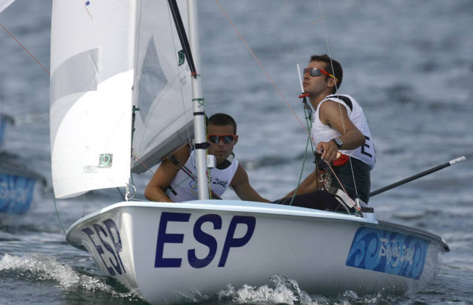 Onan Barreiros y Aarón Sarmiento a su llegada a la meta.