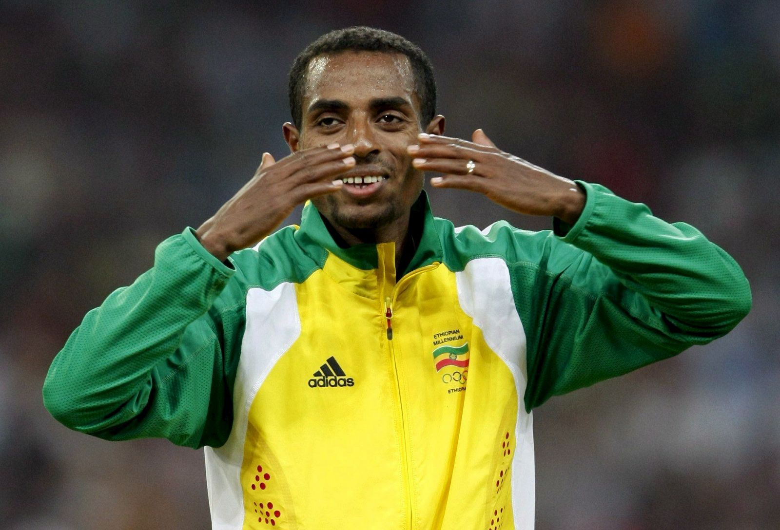 Bekele, oro y récord en 5.000