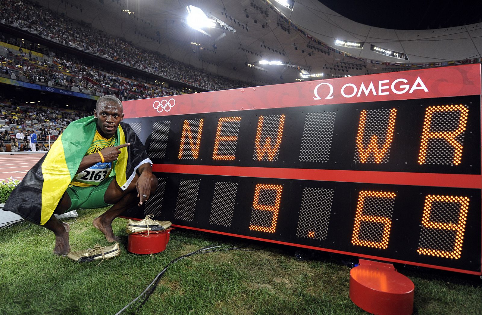 Usain Bolt ha batido el récord de todos los récords. El jamaicano voló en los 100 metros lisos y paró el cronómetro en 9.69.