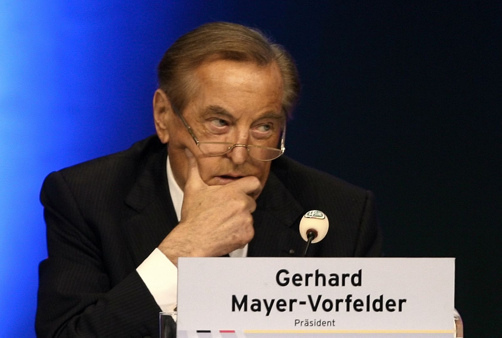 Gerhard Mayer-Vorfelder, directivo alemán de la UEFA.