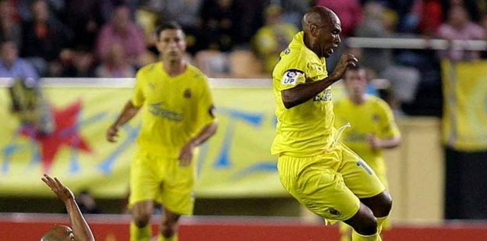 Marcos senna, centrocampista del Villarreal, ha criticado a los árbitros de la Liga.
