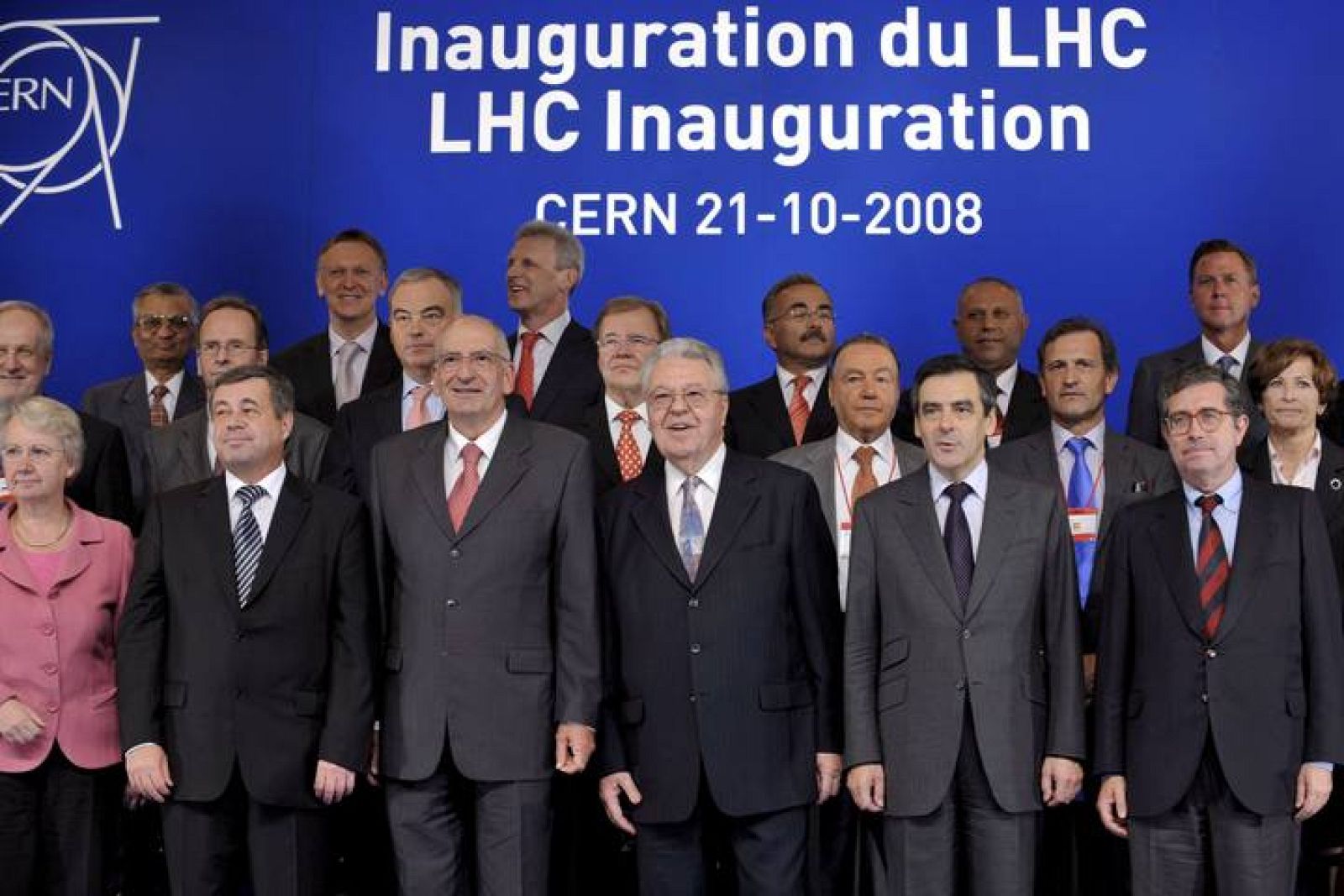 INAUGURADO ACELERADOR DE PARTÍCULAS PESE A LA AVERÍA QUE LE MANTIENE PARADO 