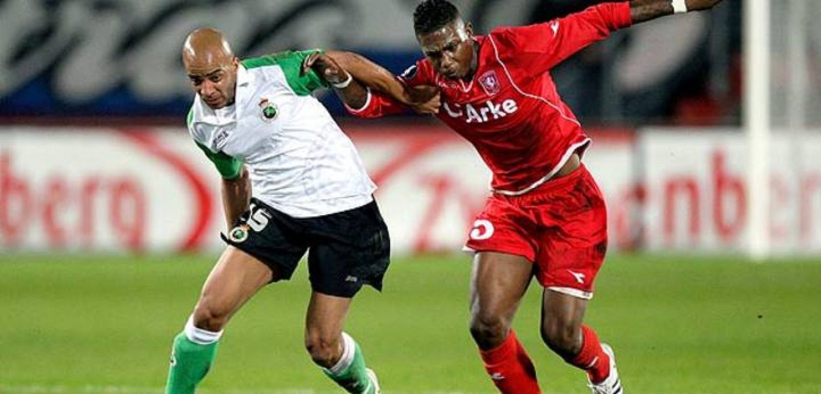 El Racing de Santander ha perdido 1-0 ante el Twente holandés.
