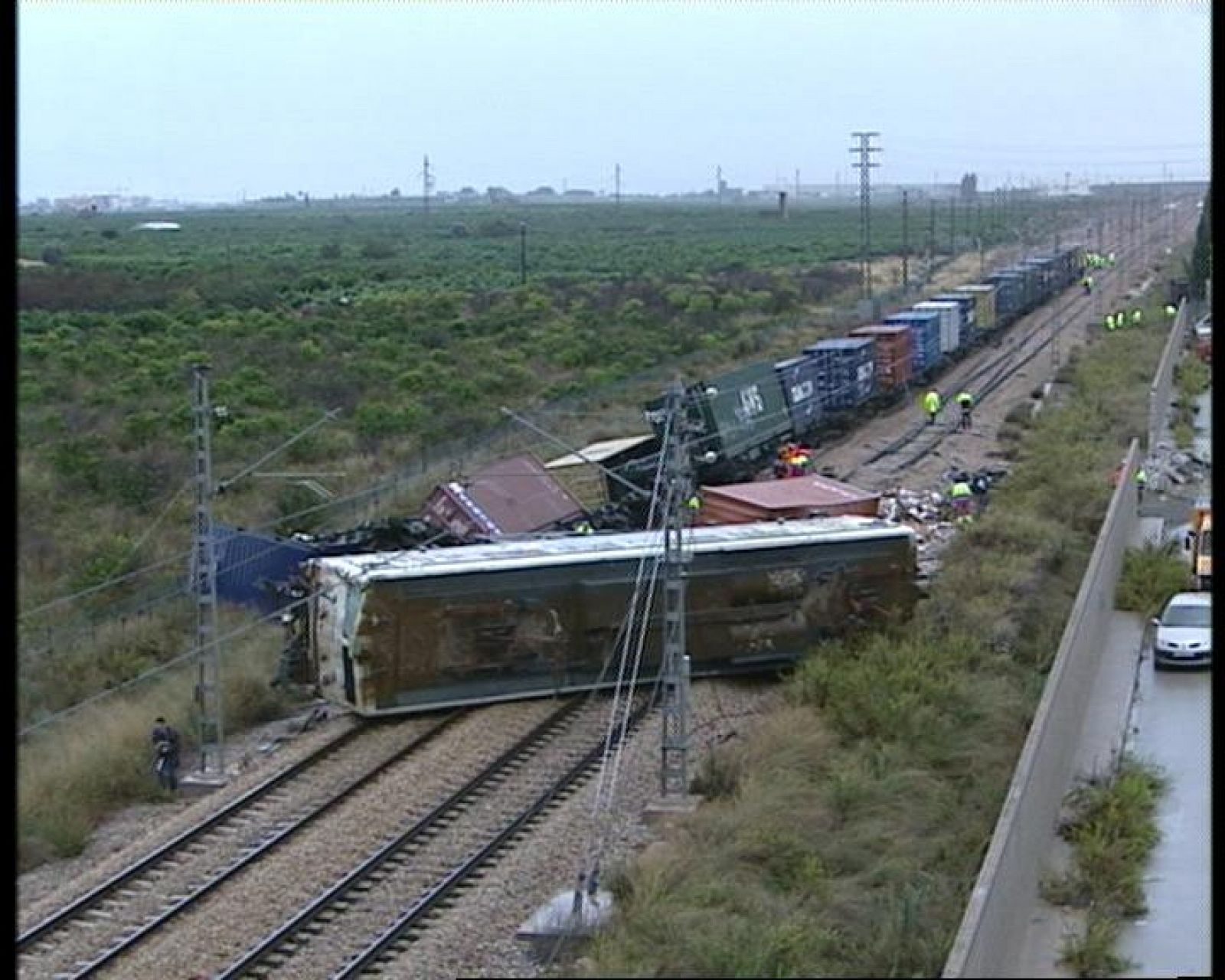 Descarrilla un tren de mercancías en Moncófar, Castellón, causando heridas leves al maquinista y afectando a 1.800 viajeros.