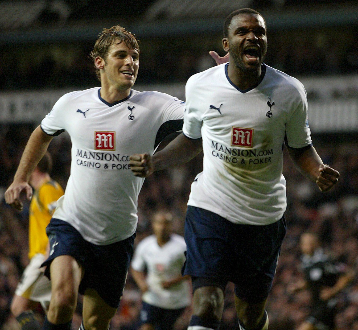 El Tottenham vuelve a sonreir después de ganar su primer partido en liga frente al Bolton.