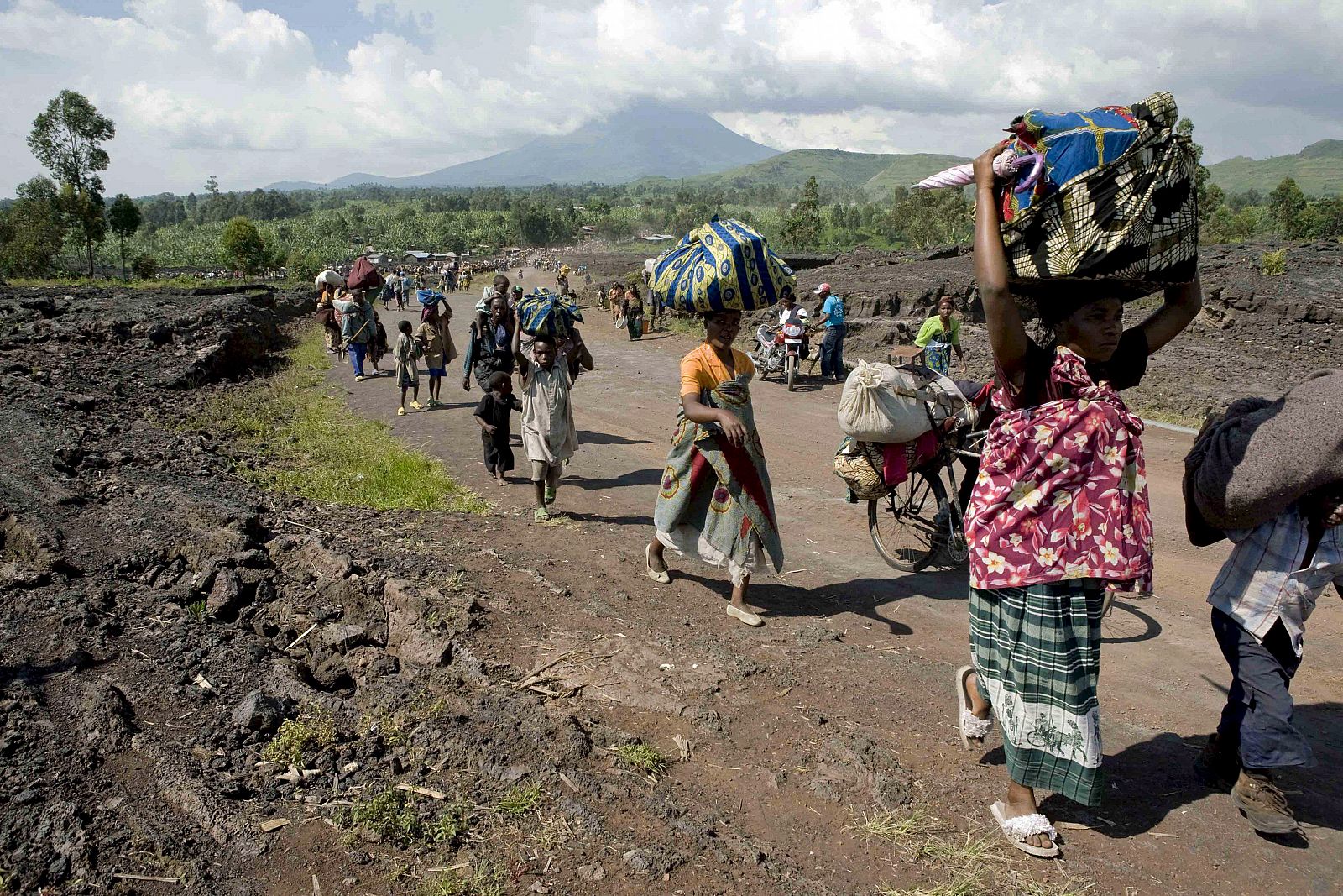 Diez mil refugiados han tenido que abandonar sus hogares ante el recrudecimiento de los enfrentamientos entre las fuerzas rebeldes y los militares en la región norteña del país, conocida como Kivu Norte.