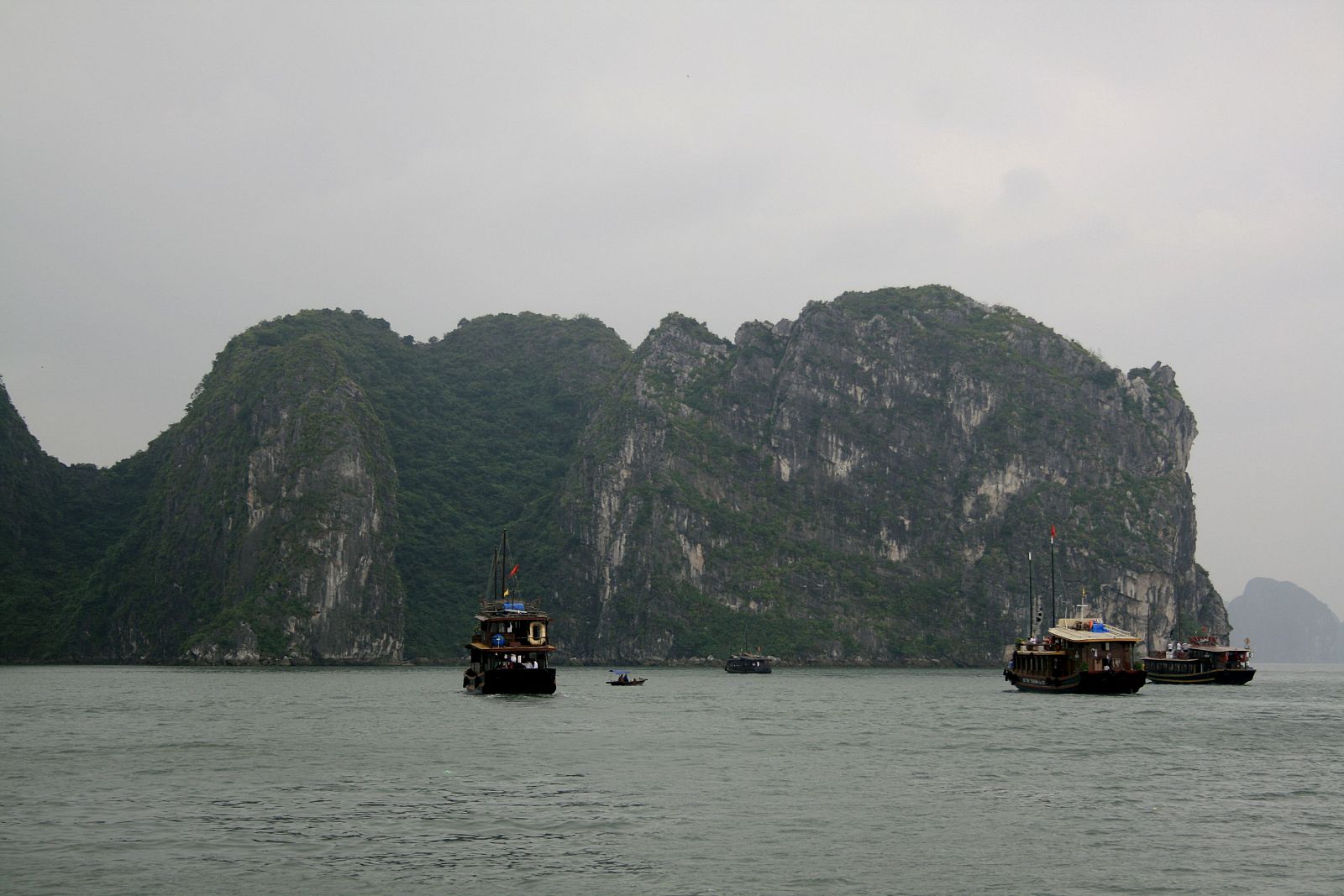 Vietnam puja ya fuerte por su magnífica Bahía de Halong.