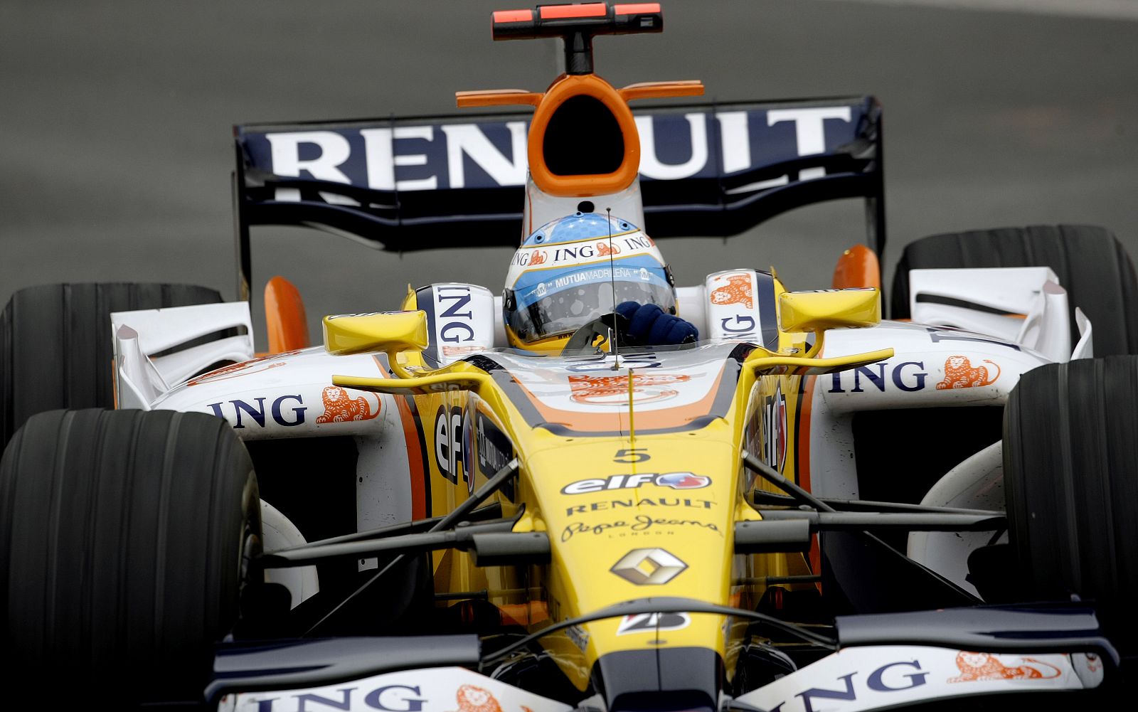 El piloto asturiano volverá a subirse al R28 la próxima semana en el circuito de Jerez.